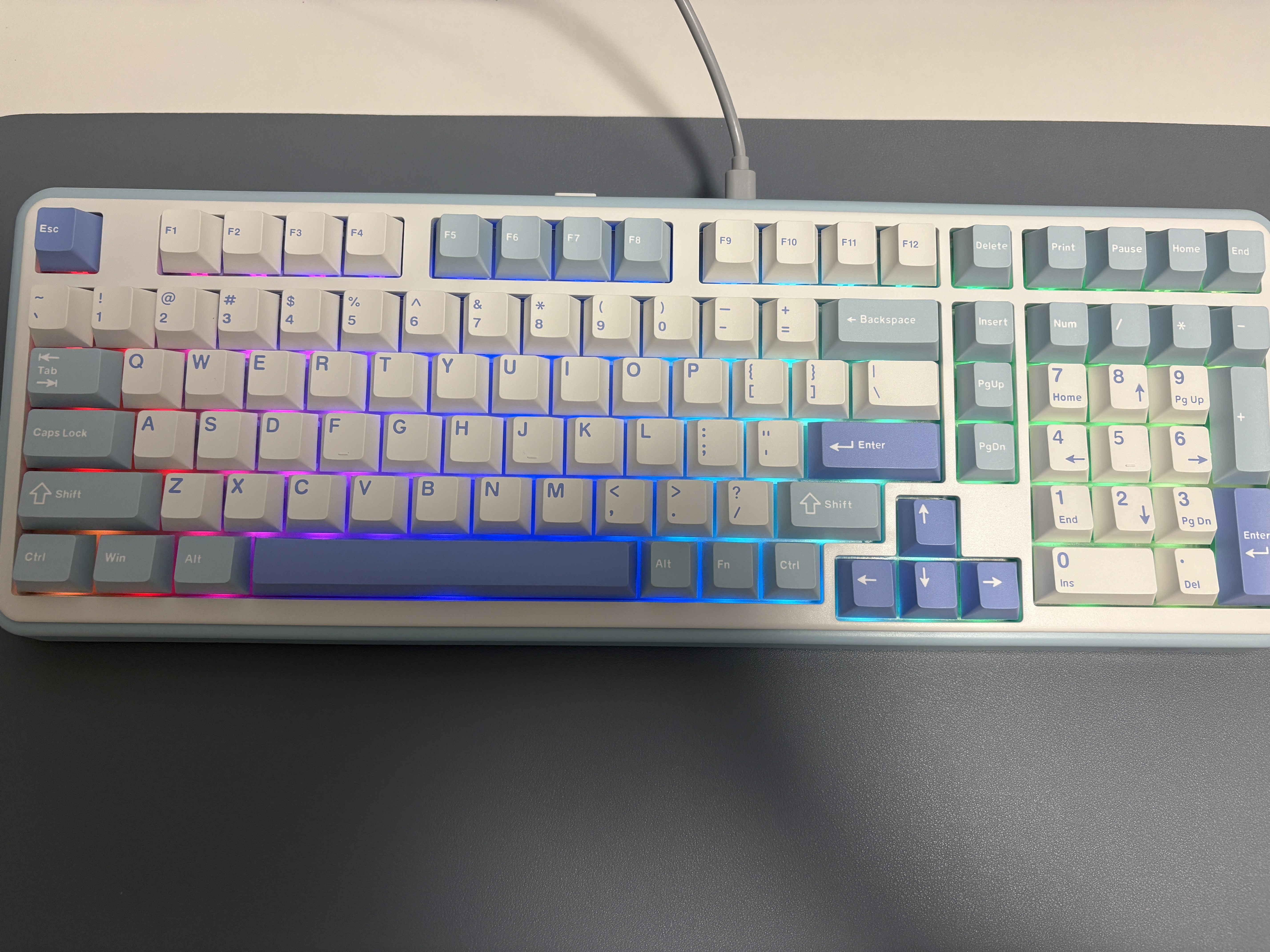 Epomaker TH99を開封レビュー！ホワイトブルーの可愛さに一目惚れ